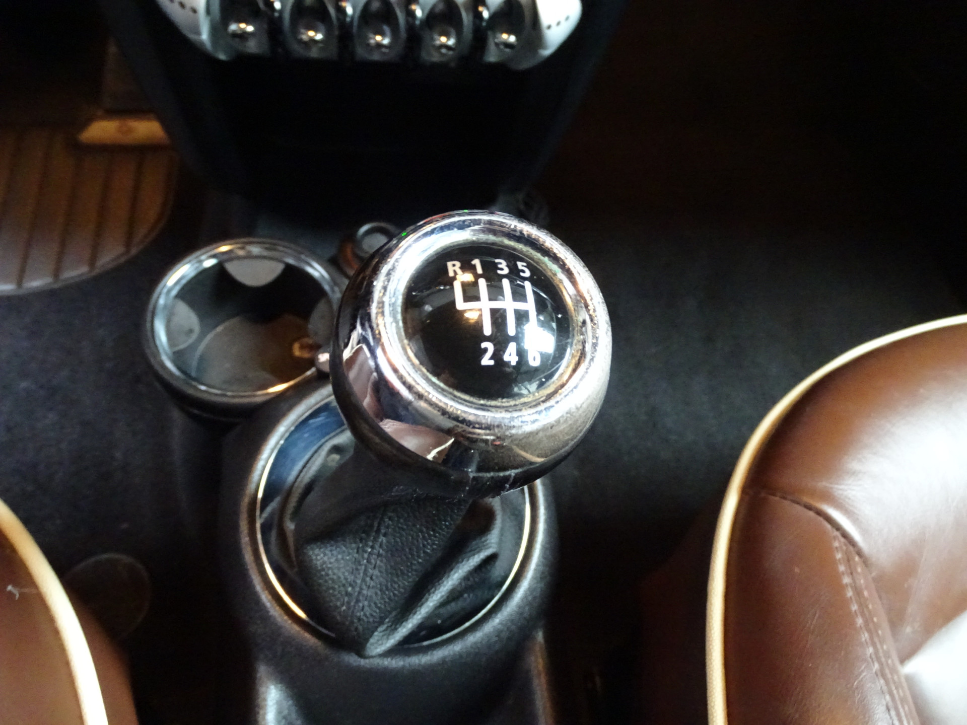 39126930-14.jpg