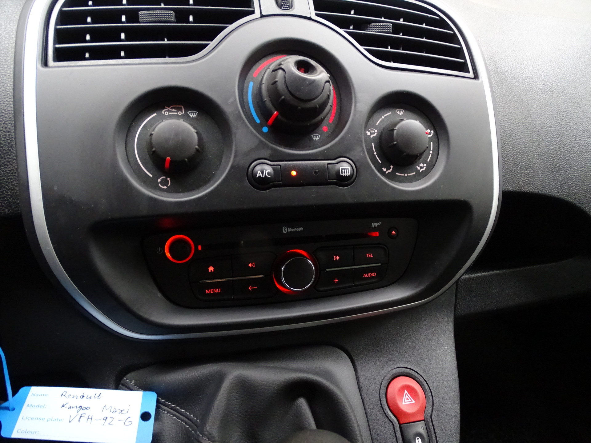45761390-12.jpg