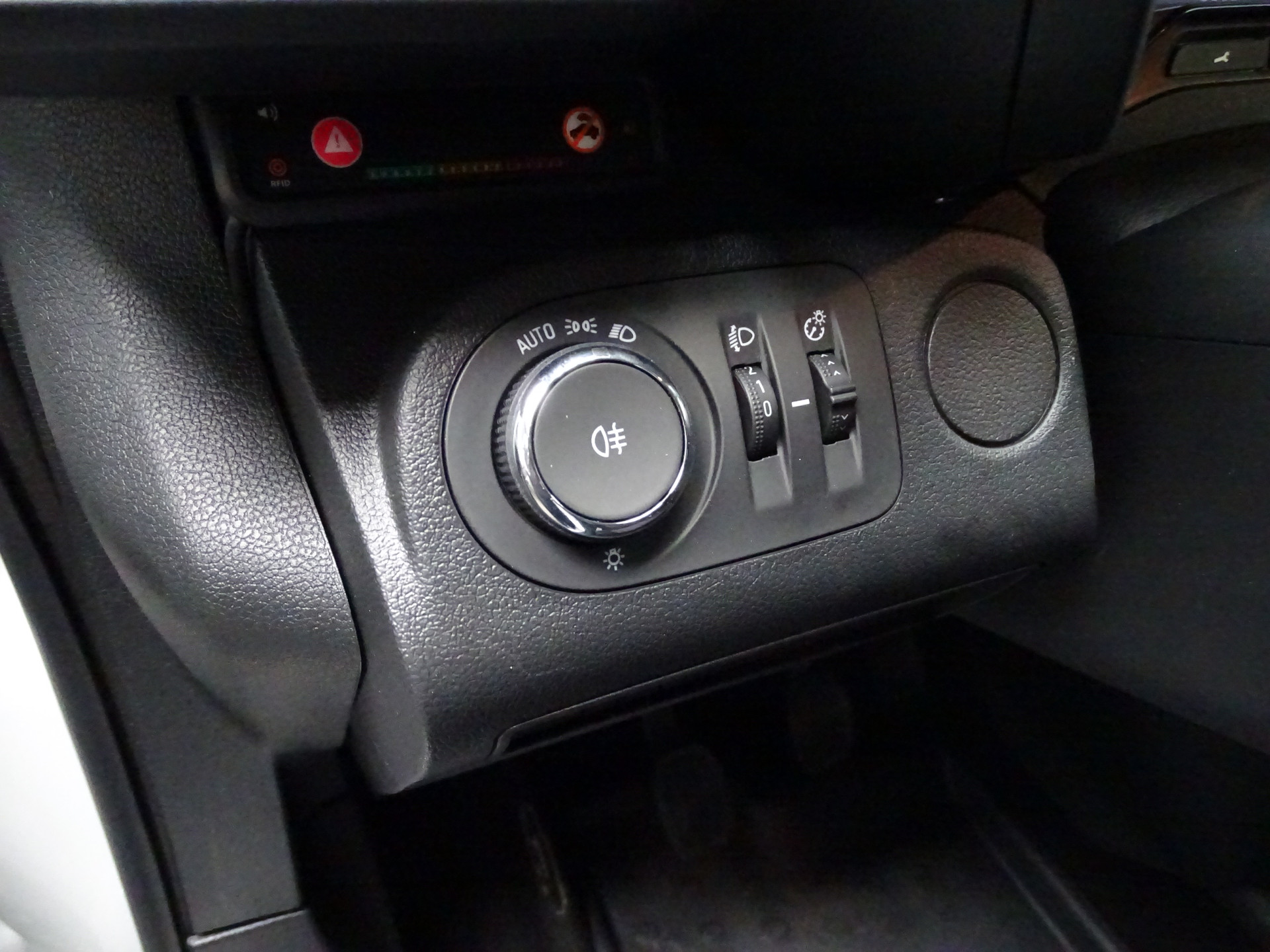 47245658-8.jpg