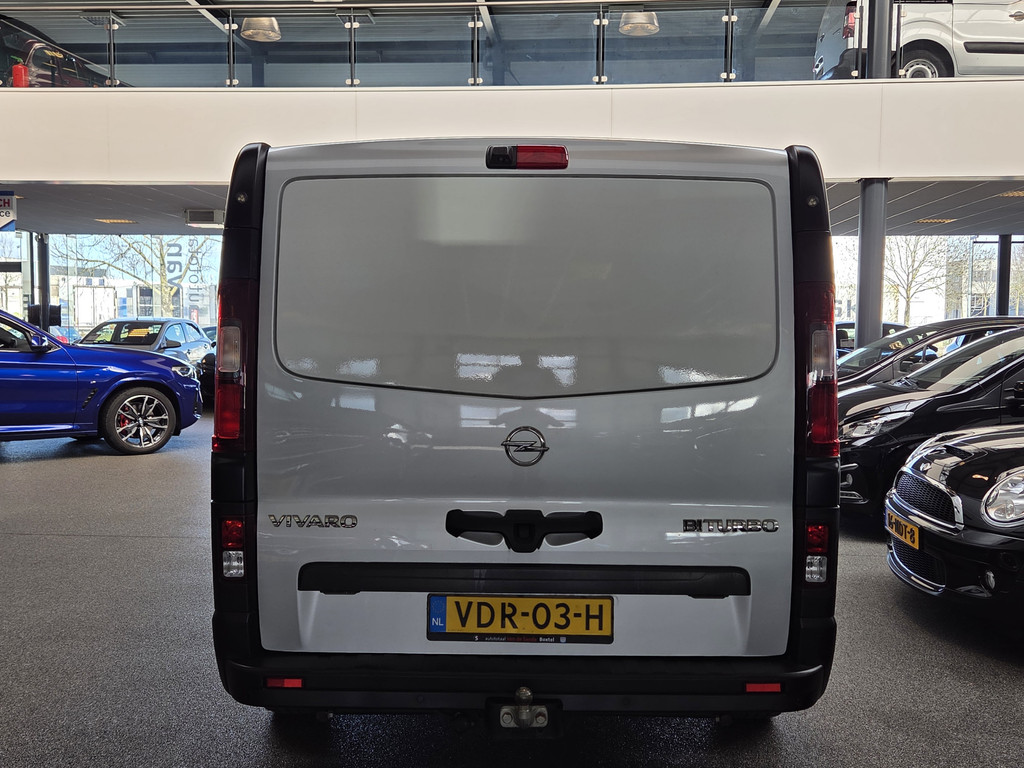 52371483-3.jpg