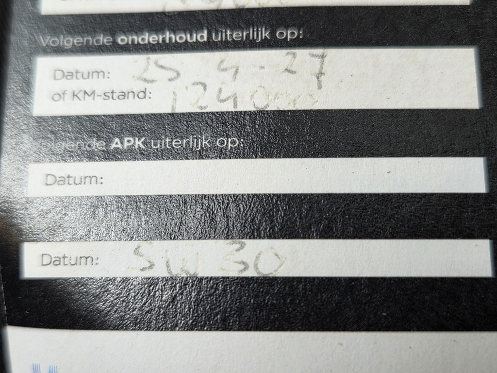 52371483-37.jpg