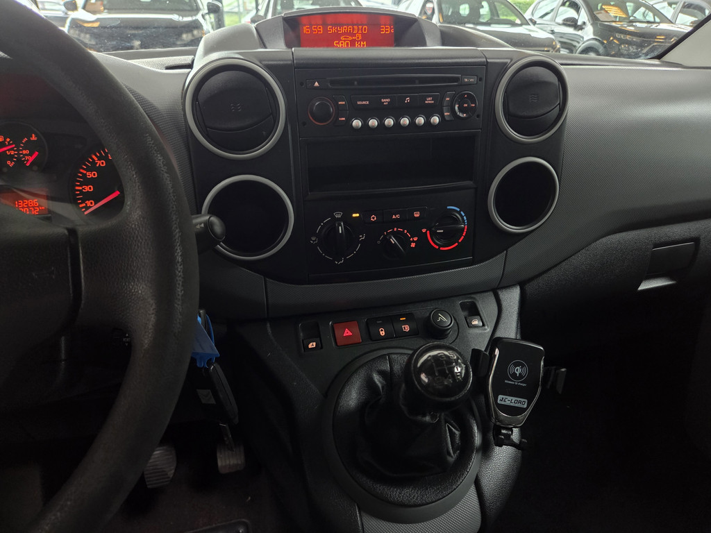53911925-16.jpg