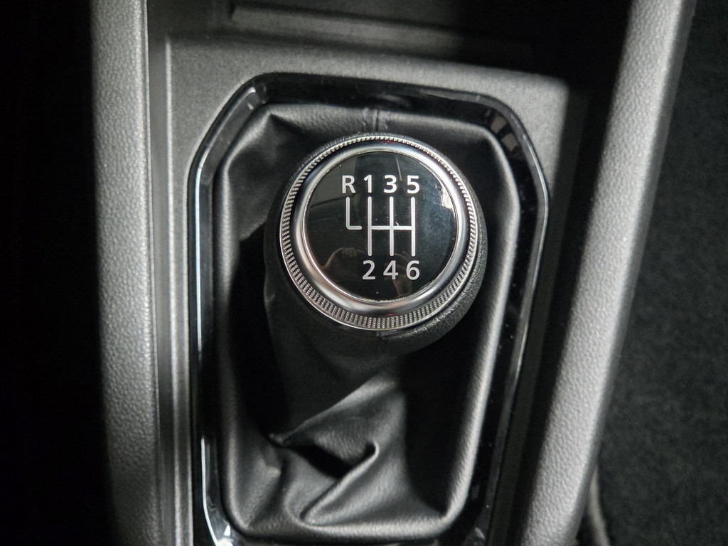 54843830-32.jpg