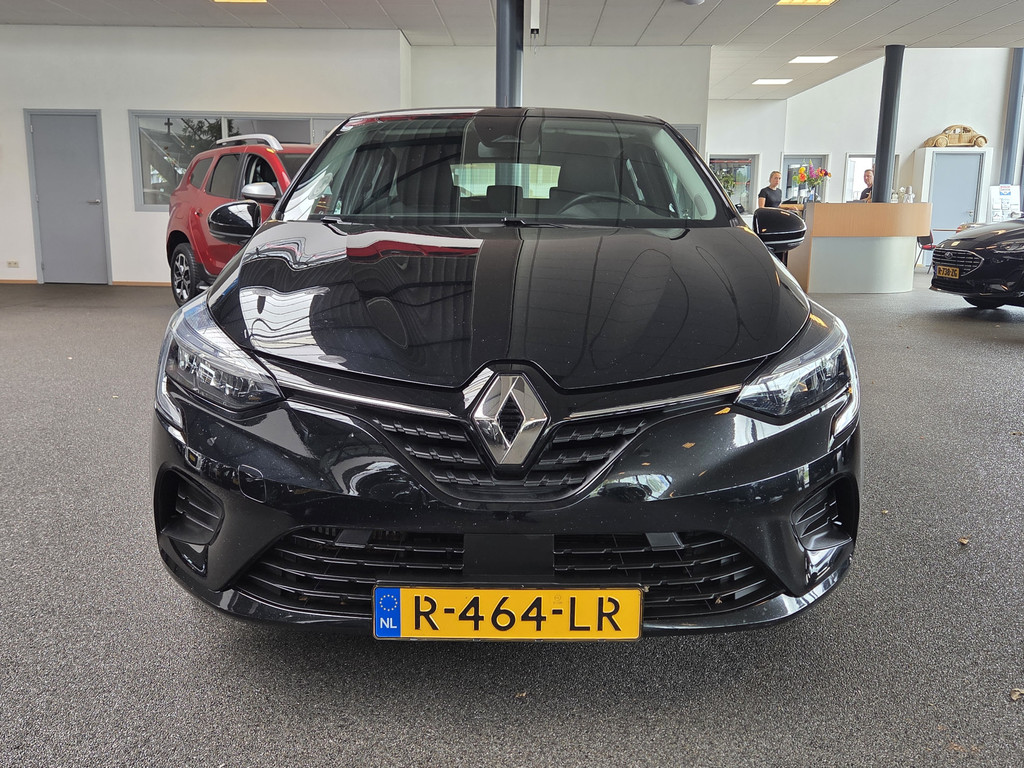 54843830-7.jpg