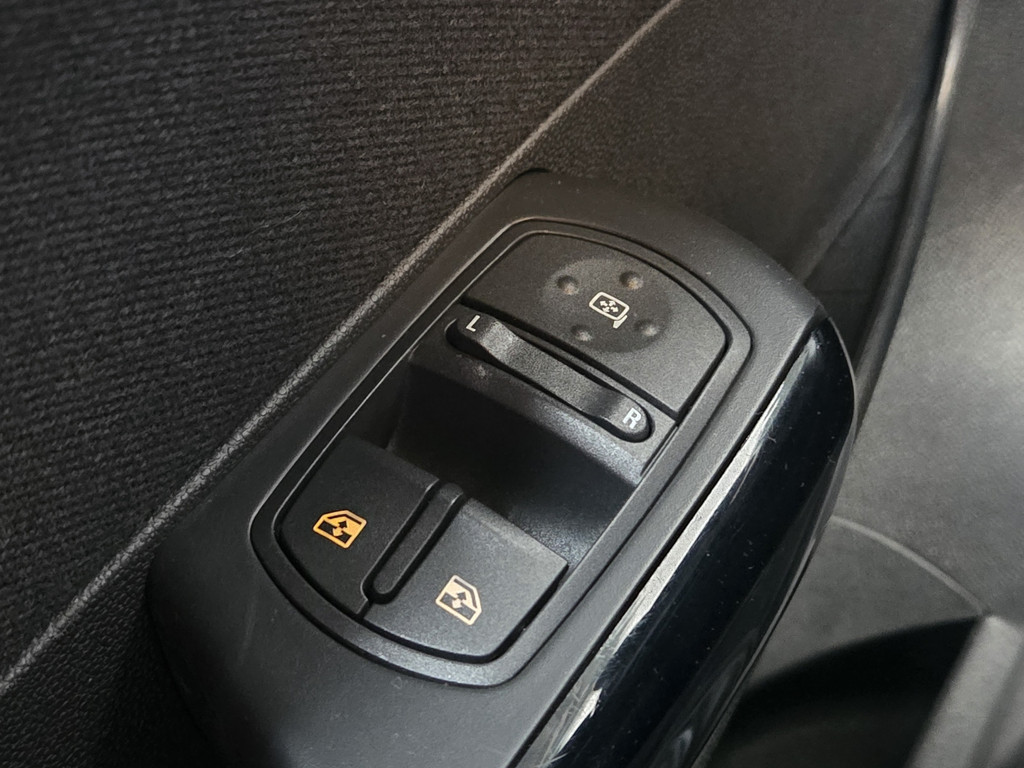57065871-19.jpg