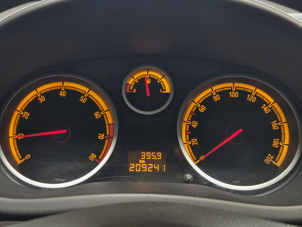 57065871-22.jpg